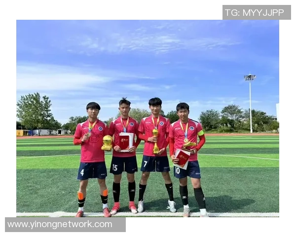 足球明星的辉煌历程与传奇瞬间探秘之旅